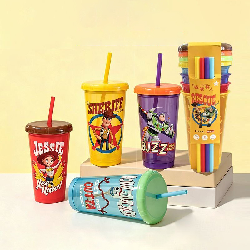 Conjunto de 4 Copos de Plástic - Training Cup Straw avaliação e preço
